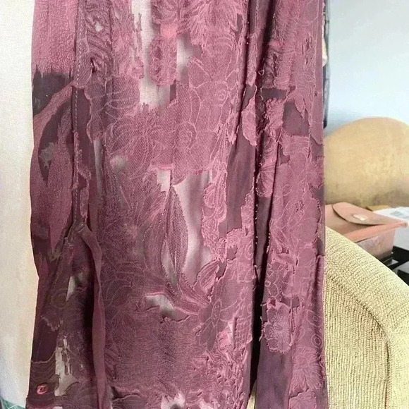 Romantic lace blouse - Picture 3 of 12